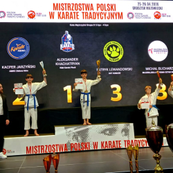 Podium zawodów karate